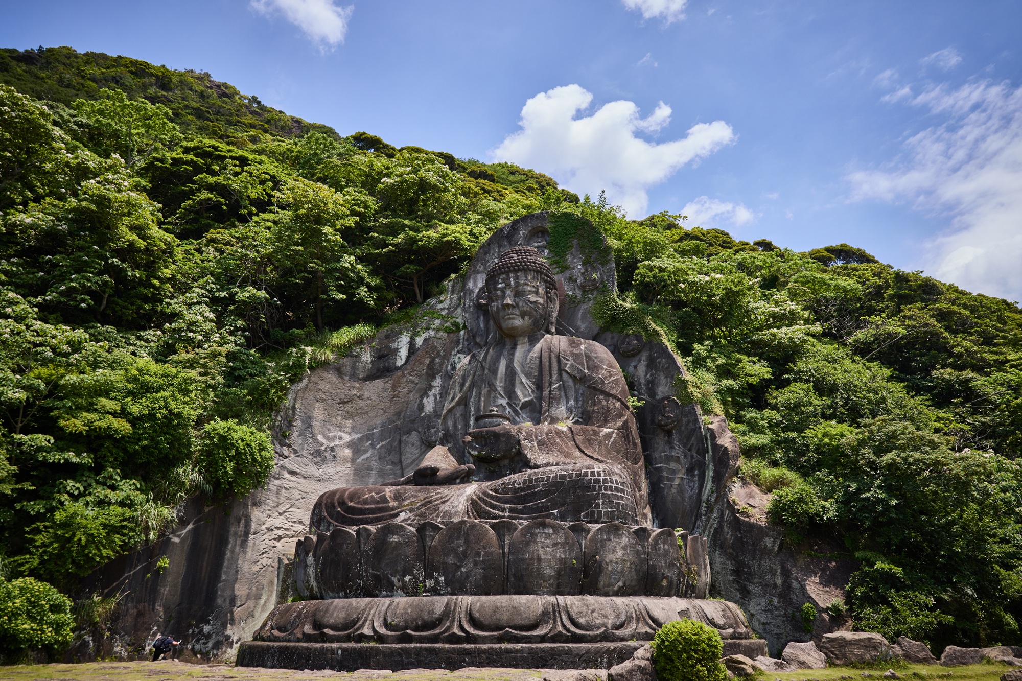 日本一の磨崖仏(鋸山)の画像