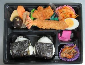 おにぎり弁当