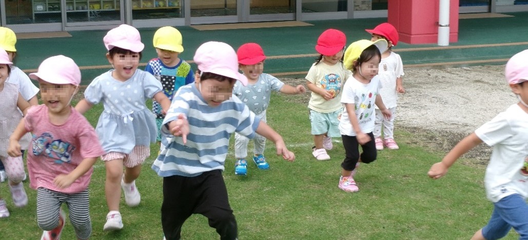 お外遊びの様子の画像