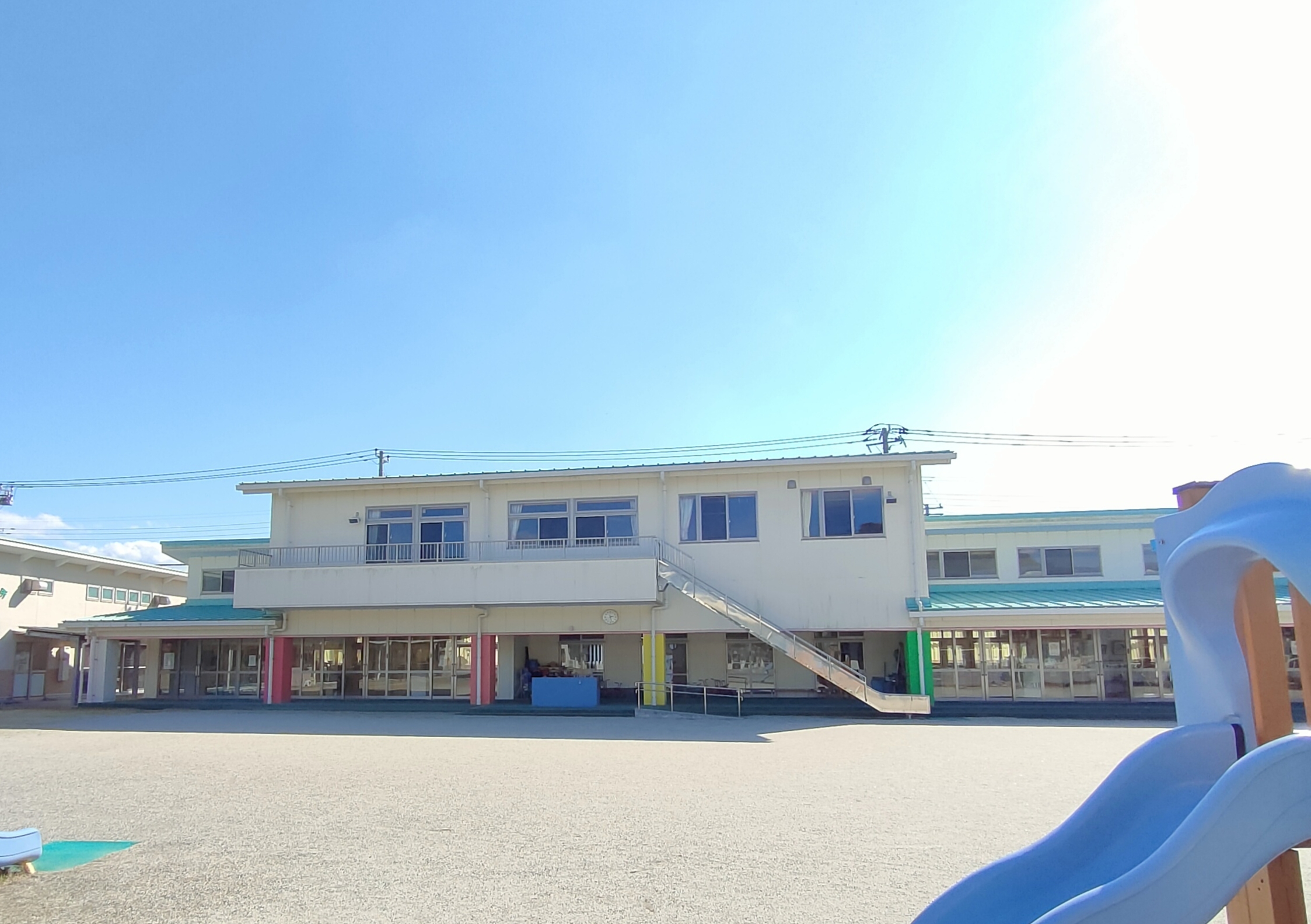 幼稚園の校舎の画像