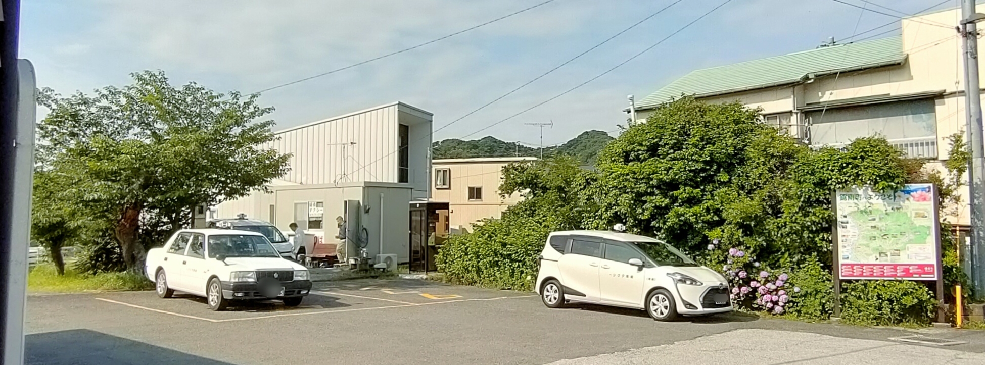 安房勝山駅前タクシーのりば画像